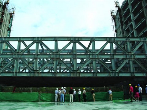 钢结构-北航东南区教学科研楼大型钢结构连桥提升
